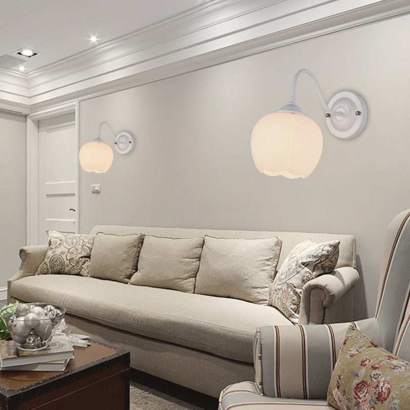 Skørter | 1-Light Flower Bud Wall Light Lamp Country Style White Glass Wall Lighting with Goose Feather Arm