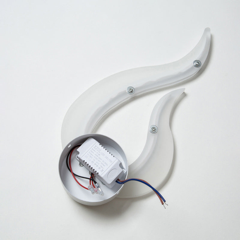 Lisslune | Decorative flame-shaped wall applique acrylic hallway LED wall-mounted light in white