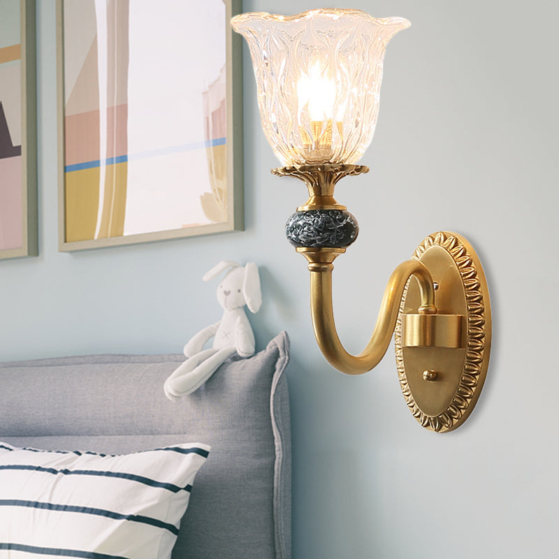 Skørter | Floral Bedroom Wall Lamp Antique Clear Glass 1/2 Lights Golden Wall Lamp with Curved Arm