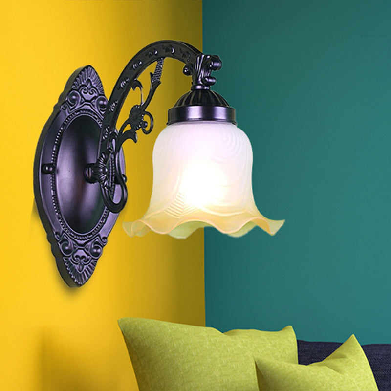 Skørter | Floral Bedroom Wall Lighting Retro Milk Glass 1/2 Lights Black Wall Lamp with Metal Curved Arm