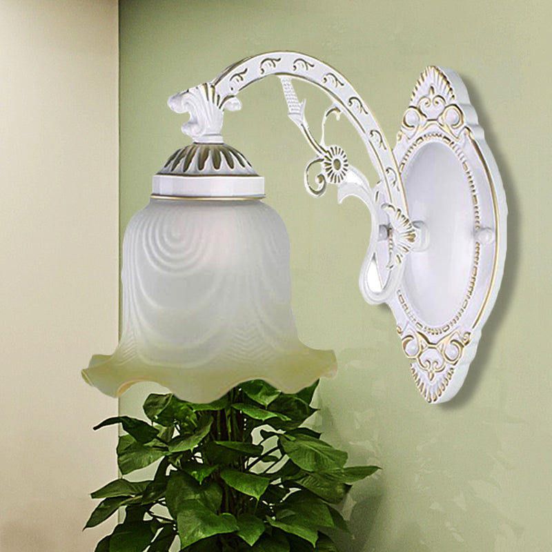 Skørter | Black/White scalloped wall lamp Retro frosted glass shade 1/2-light dining room wall lamp with curved arm
