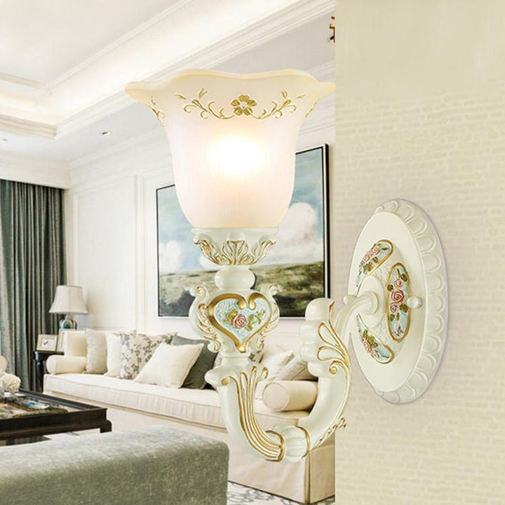 Skørter | 1-Light Wall Lamp Retro Flower Matte Glass Wall Light with Carved Arm in White for Veranda