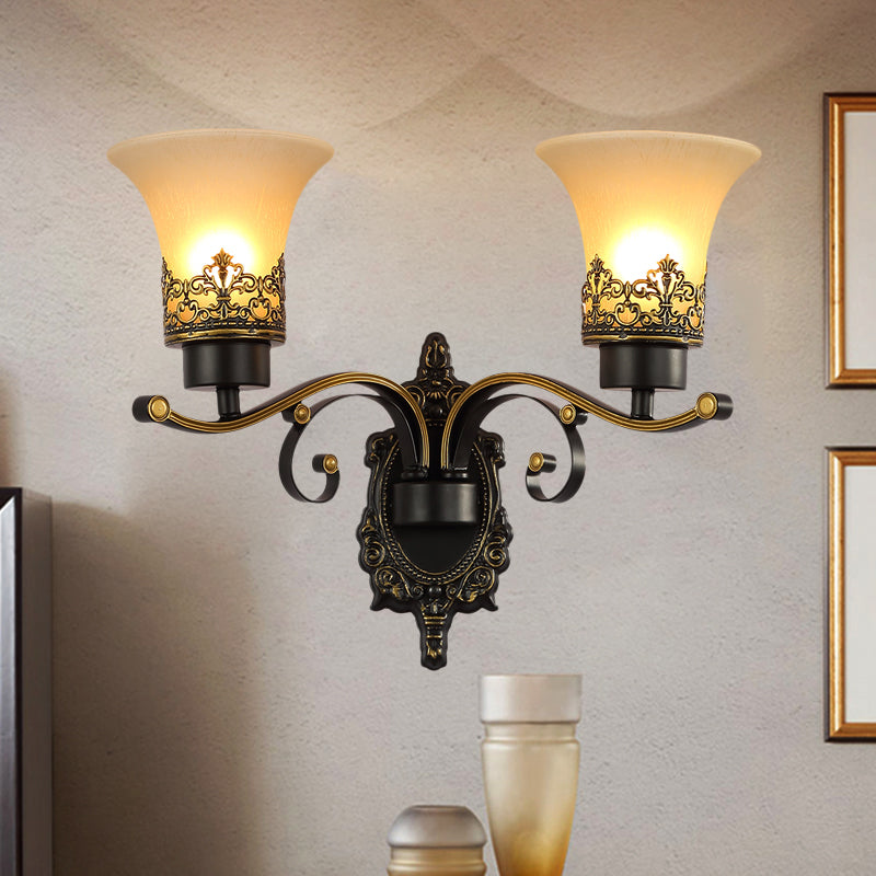 Skørter | Traditional Expandable Wall Lamp 1/2-Light Frosted Glass Shade Wall Lamp Light in Black for Living Room