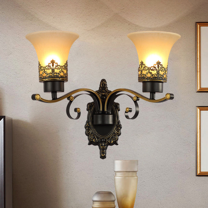 Skørter | Traditional Expandable Wall Lamp 1/2-Light Frosted Glass Shade Wall Lamp Light in Black for Living Room