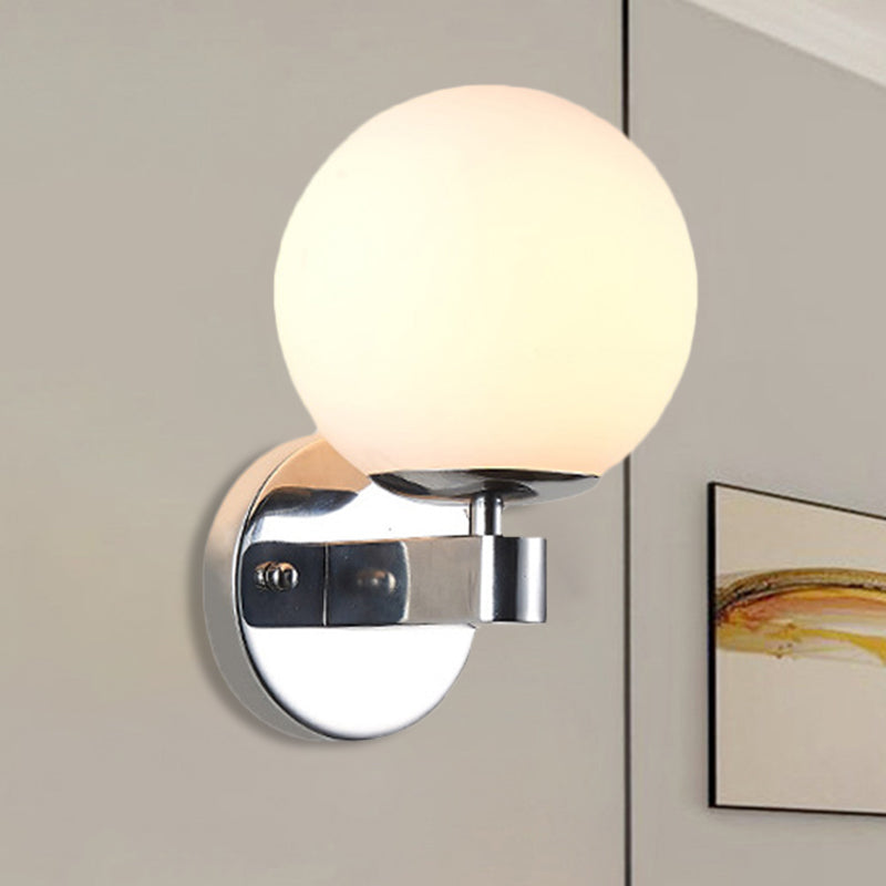 Skørter | Single bulb wall light with spherical opaline glass vintage style bedroom wall light in chrome/gold