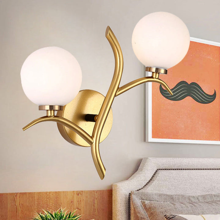Skørter | 2 Lamps White Glass Wall Lamp Modern Gold/Black Globe Dining Table Wall Light with Branch-shaped Arm