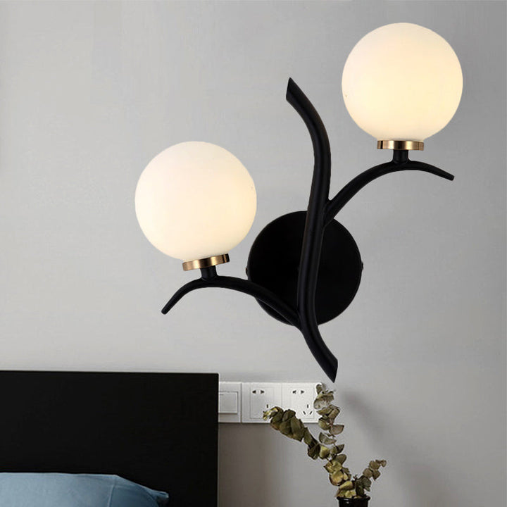 Skørter | 2 Lamps White Glass Wall Lamp Modern Gold/Black Globe Dining Table Wall Light with Branch-shaped Arm