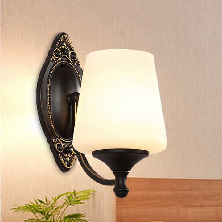 Skørter | Retro Conical Wall Light 1/2-Light White Glass Wall Mounted Light with Metal Curved Arm in Black