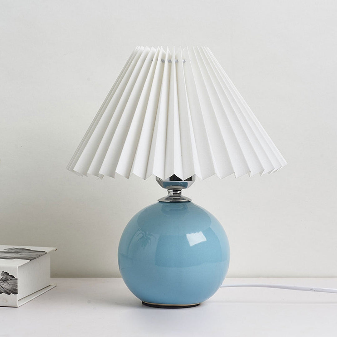 Lisslune | Nordic minimalist 1-light table lamp made of ceramic with pleats