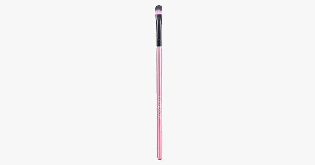 Lisslune | Medium Eyeshadow Brush - Fits Your Personality and Style