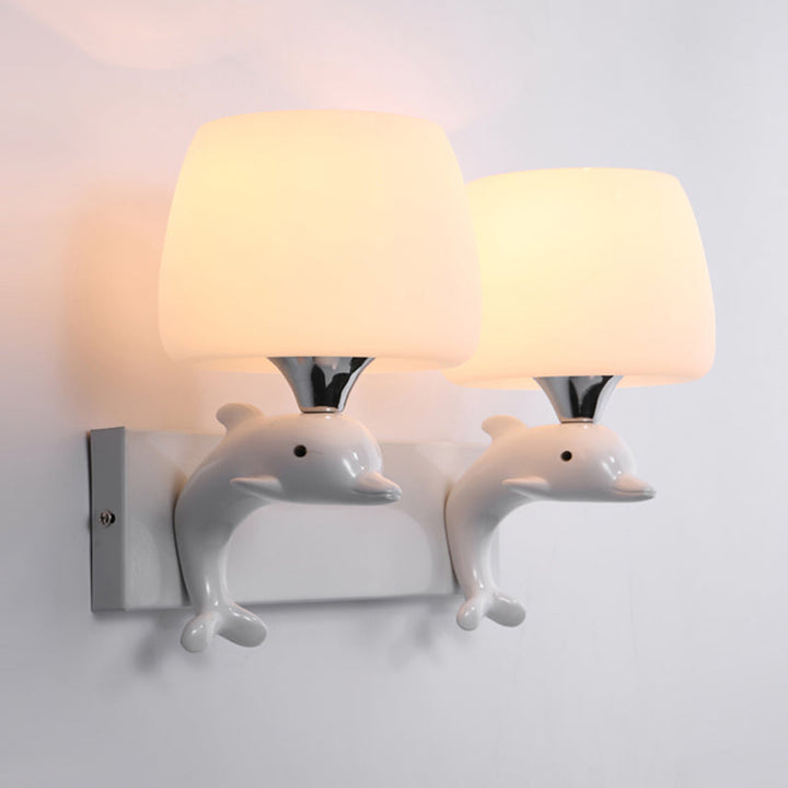 Skørter | Frosted Glass Urn Wall Lamp Modern Stylish Wall Lighting in White Finish for the Office