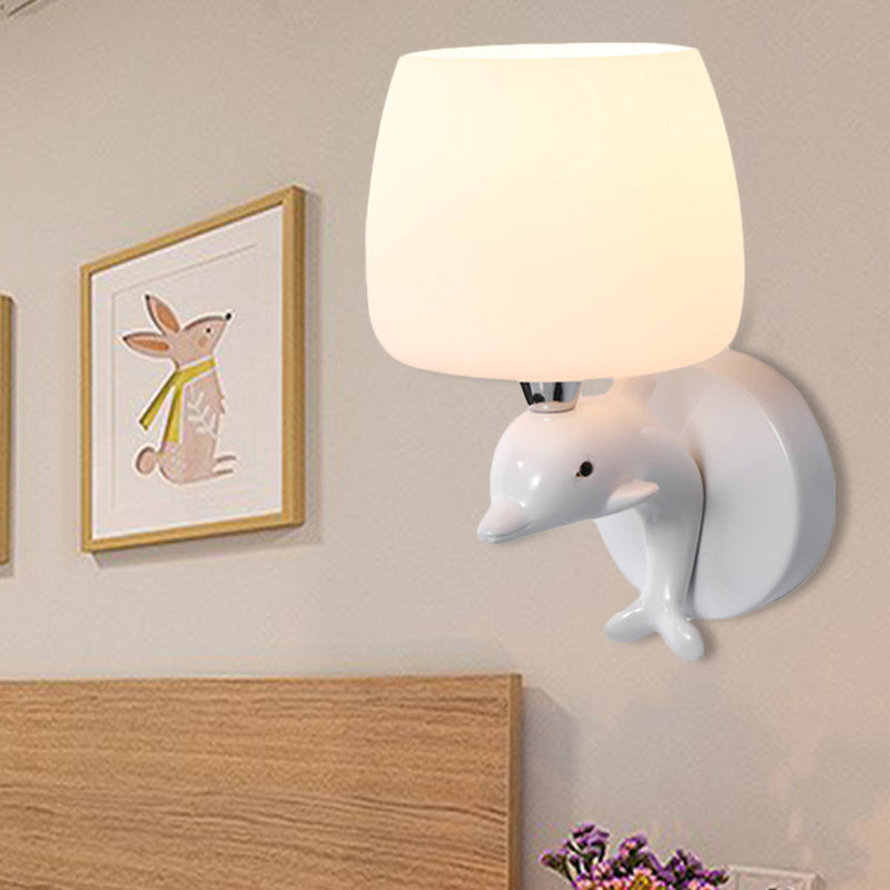 Skørter | Frosted Glass Urn Wall Lamp Modern Stylish Wall Lighting in White Finish for the Office
