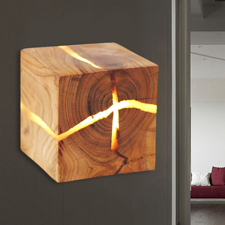 Skørter | Rustic Style Cracked Cube Wall Lamp Wood Wall Light for Children's Room Nursery