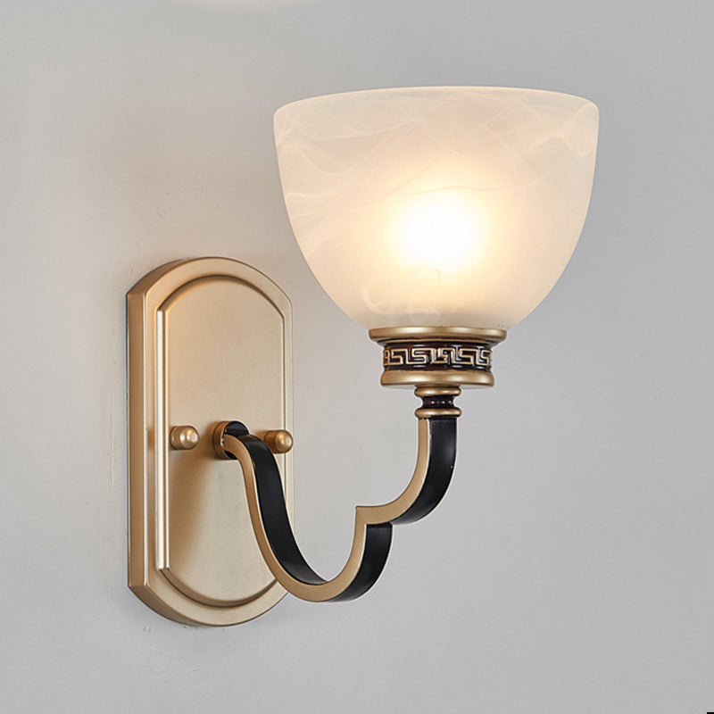 Skørter | Gold Dome Wall Mount Light Traditional Frosted Glass 1/2-Light Living Room Wall Lamp with Wavy Arm