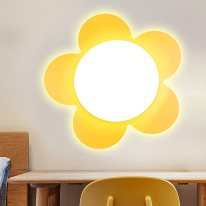 Skørter | Bright Colored Floral Wall Light Modern Stylish Acrylic LED Wall Lamp for Kindergarten