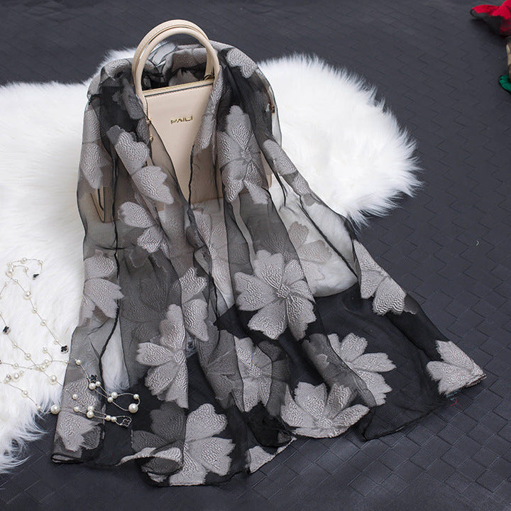 Lisslune | Silk scarf with cut flowers hollow motif