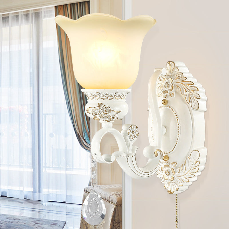 Skørter | Diagonal White Glass Wall Lamp Traditional 1/2 Lights Wall Lamp with Iridescent Resin Backplate