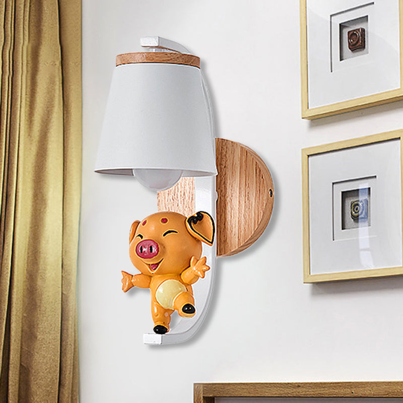 Skørter | 1 Light Bucket Wall Lamp with Dancing Piggy Modern Cute Metal Wall Lamp in White for Preschool