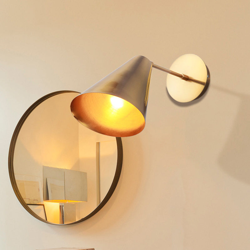 Skørter | Postmodern Personality Wall-Mounted Light Fixture 1 Head Metal Wall Lamps for Bedroom