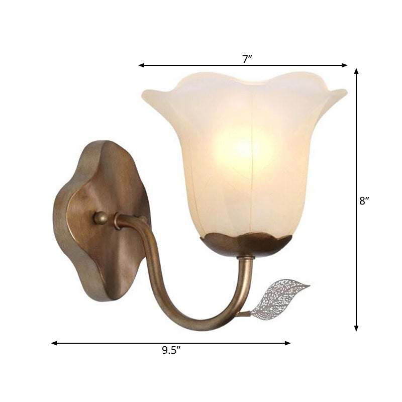 Skørter | 1 Light Flared Vanity Lamp Traditional White Glass Wall Lamp for Dining Room with Curved Arm