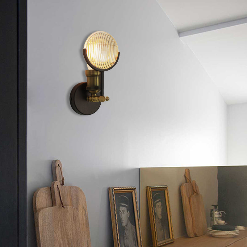 Skørter | Round clear glass wall lamp Colonial 1-bulb indoor wall-mounted light fixture in black and gold