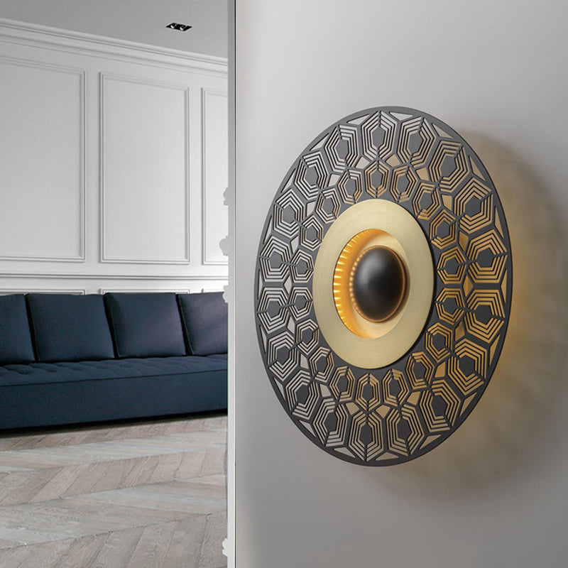 Skørter | LED Metal Flush Wall Sconce Colonialist Brass Circular Porch Wall Mount Light Fixture