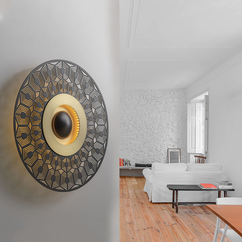 Skørter | LED Metal Flush Wall Sconce Colonialist Brass Circular Porch Wall Mount Light Fixture