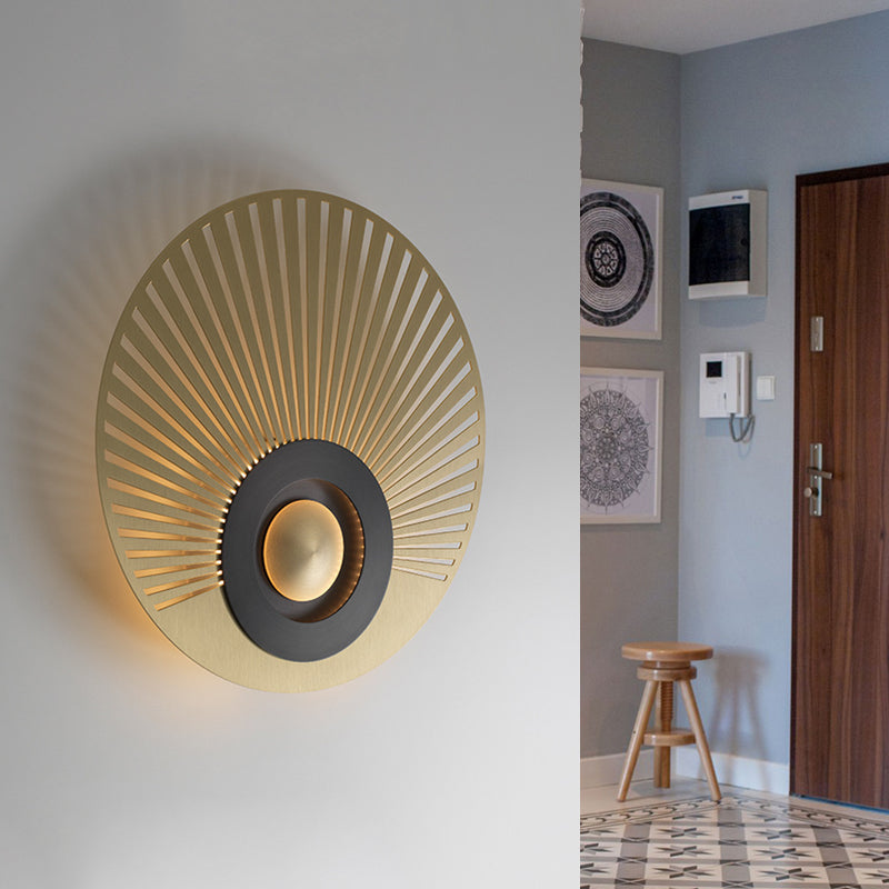 Skørter | LED Metal Flush Wall Sconce Colonialist Brass Circular Porch Wall Mount Light Fixture