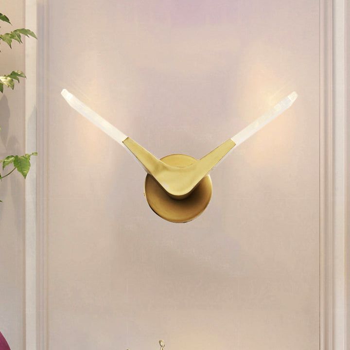 Skørter | V-shaped metal wall lamp Simplicity gold LED wall-mounted light fixture in warm/white light