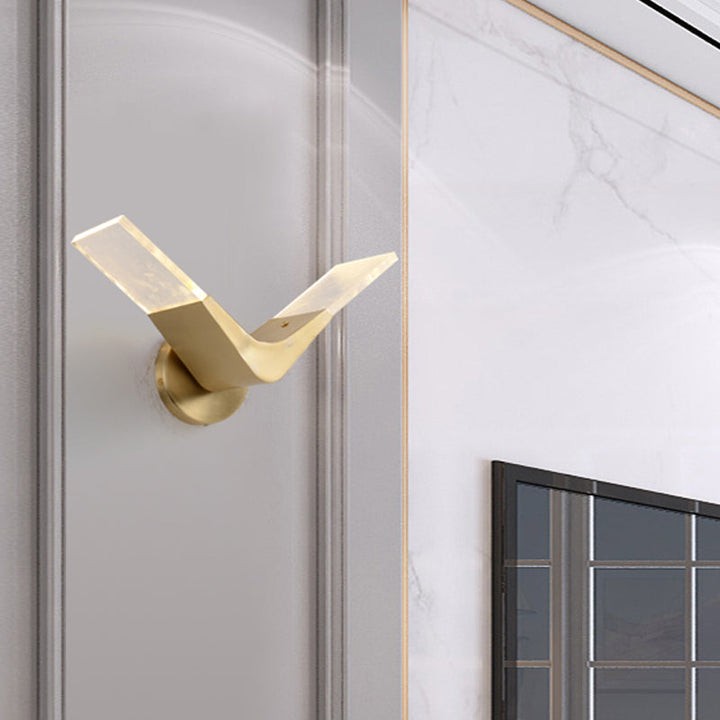 Skørter | V-shaped metal wall lamp Simplicity gold LED wall-mounted light fixture in warm/white light