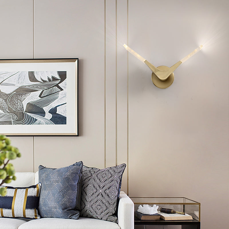 Skørter | V-shaped metal wall lamp Simplicity gold LED wall-mounted light fixture in warm/white light