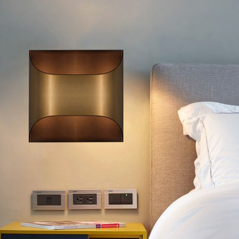 Skørter | Colonial Square/Rectangular Wall Lamp 1 Main Metal Surface Mounted Wall Lamp in Brass for Bedroom