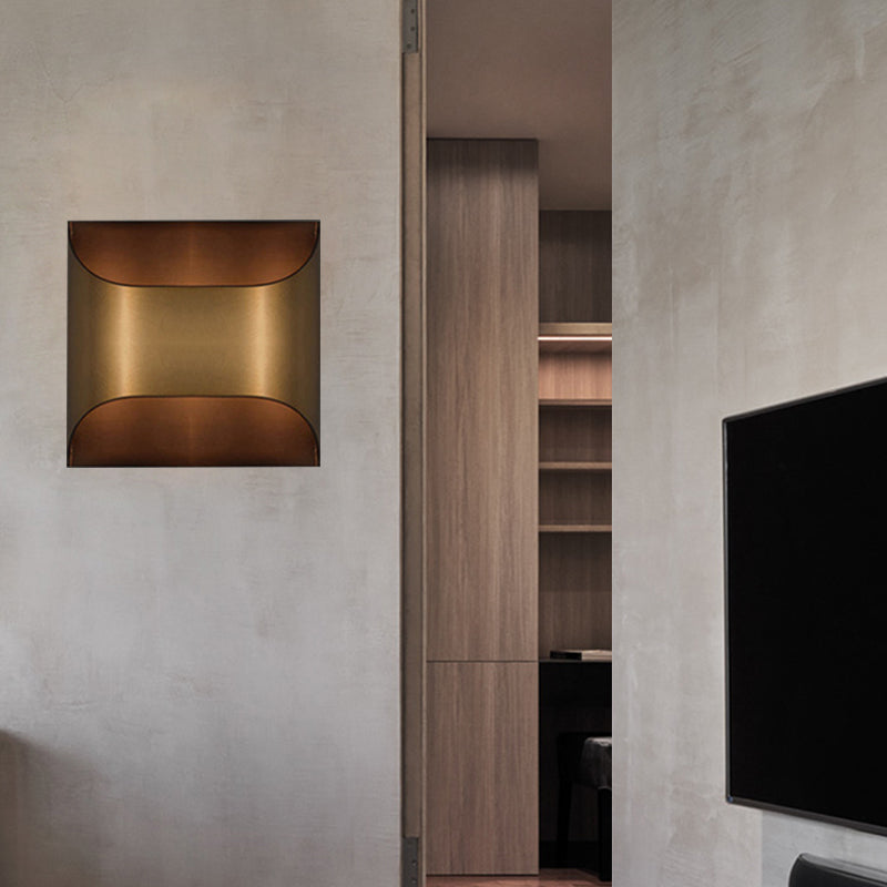 Skørter | Colonial Square/Rectangular Wall Lamp 1 Main Metal Surface Mounted Wall Lamp in Brass for Bedroom