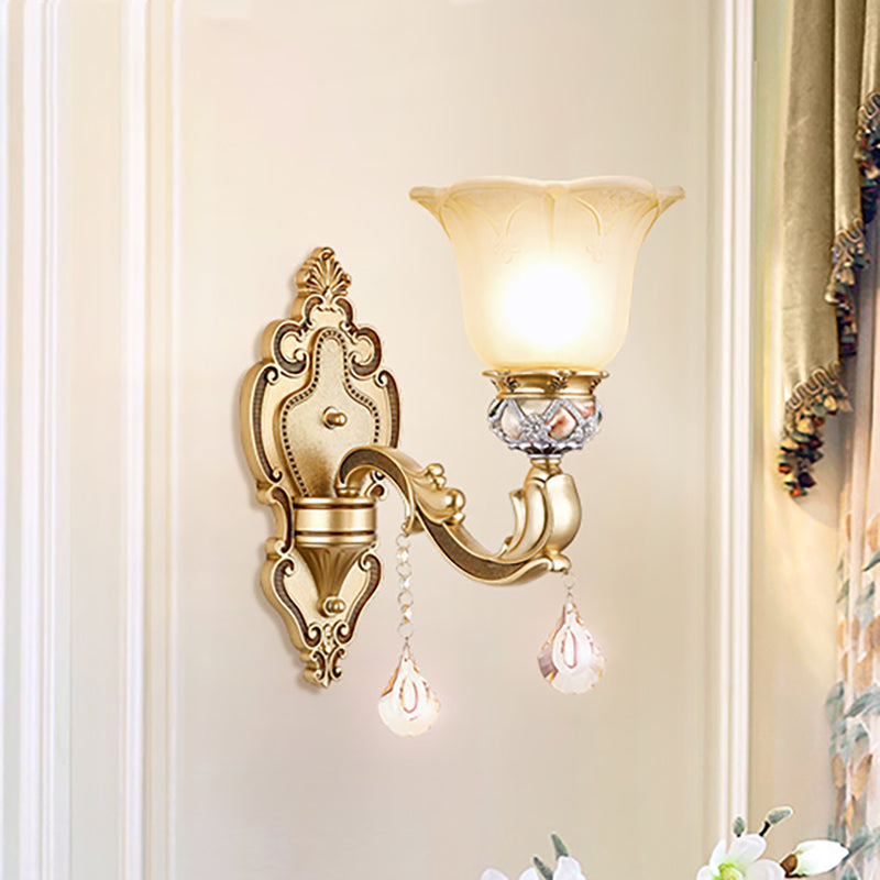 Skørter | 1 Light Petal Wall Mount Light with Engraved Arm Vintage White Glass Wall Lamp in Gold Finish