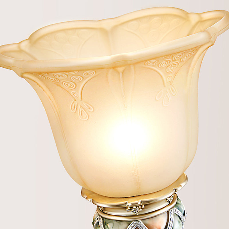 Skørter | 1 Bulb Floral Wall Lamp Vintage White Etched Glass Wall Lamp with Crystal Accent and Gold Curly Resin Arm