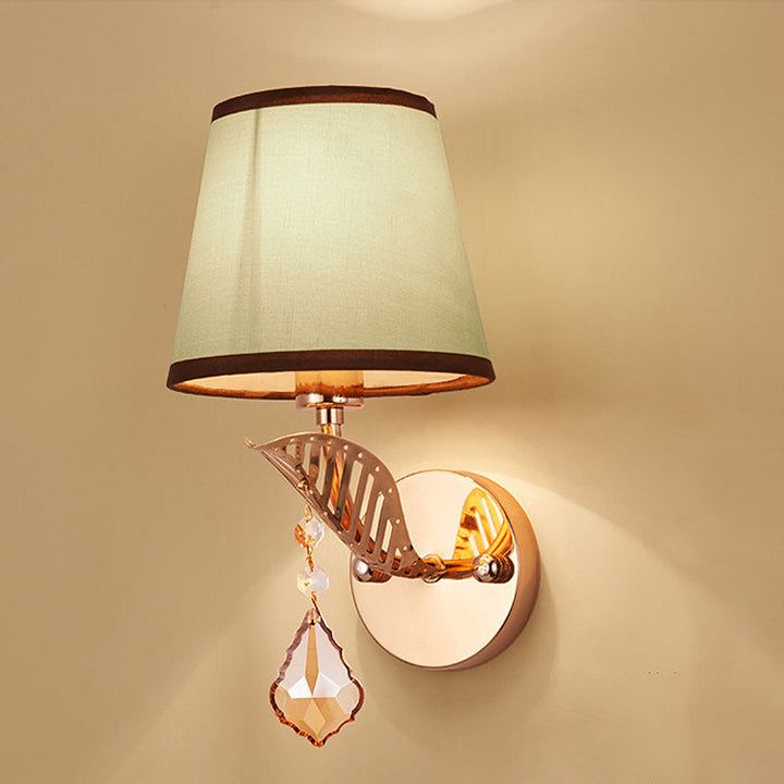 Skørter | Fabric White/Red/Blue Wall Lamp Tapered Bell 1-Light Traditional Wall Lamp for Bedroom with Crystal Drop