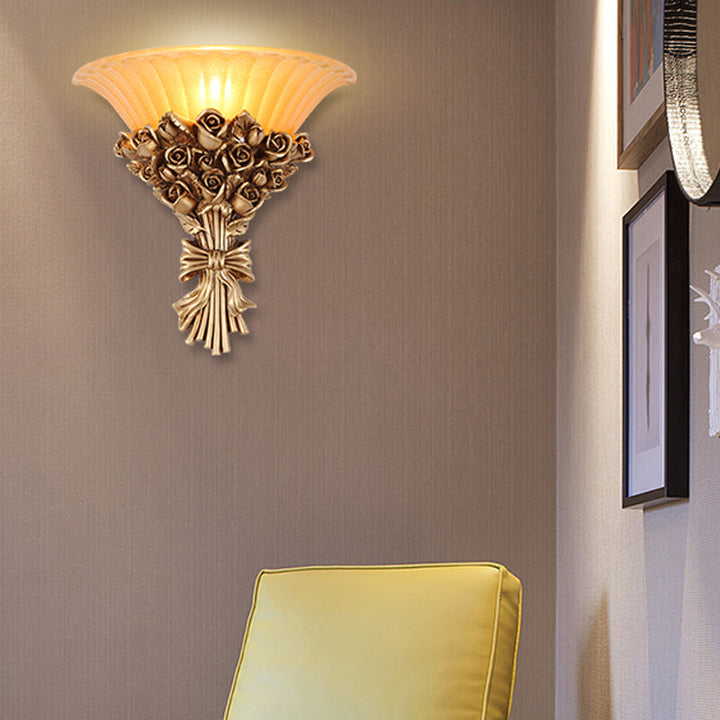 Skørter | Golden Finish Bouquet Wall Light Kolońska Resin Single Light Wall-Mounted Lamp