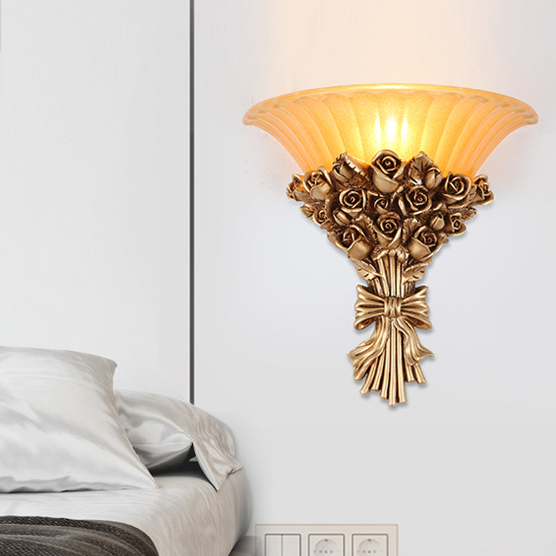 Skørter | Golden Finish Bouquet Wall Light Kolońska Resin Single Light Wall-Mounted Lamp