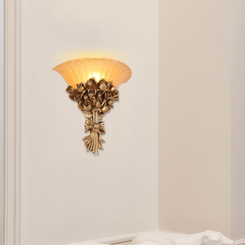 Skørter | Golden Finish Bouquet Wall Light Kolońska Resin Single Light Wall-Mounted Lamp