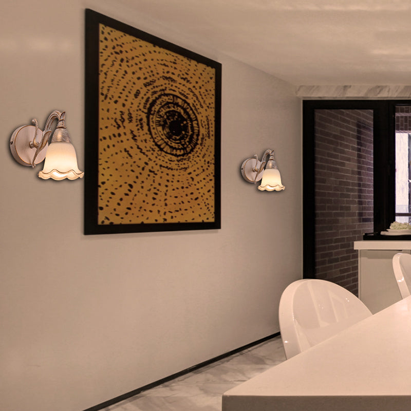 Skørter | 1/2/3-Head Wall Lamp Traditional Style Petal Shade Frosted Glass and Metal Wall Lamp in Copper/White
