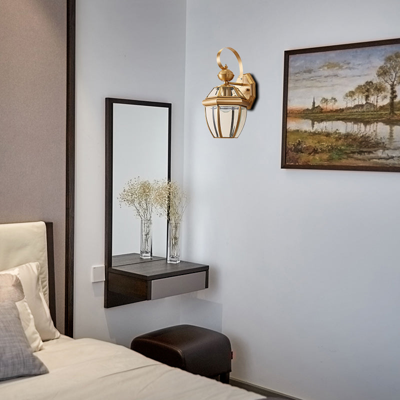 Skørter | Traditional Urn Wall Lamp Metal 1 Lamp Wall Mounted Lighting in Brass for Dining Room