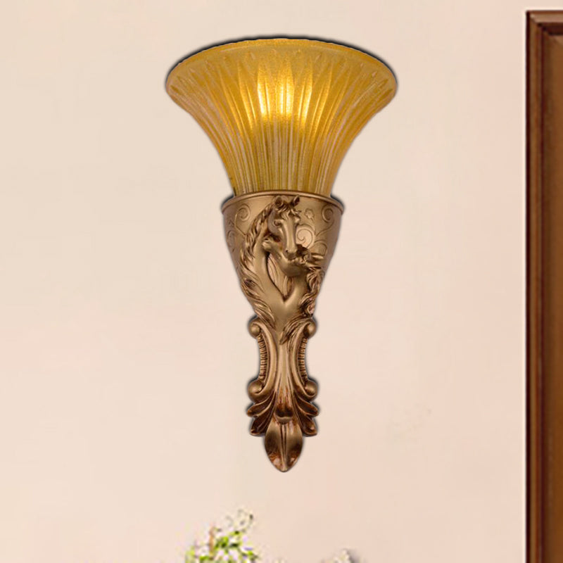 Skørter | White/Gold Engraved Wall Lamp Colonization Metal 1 Lamp Wall Lighting Fixture with Tapered Amber Glass Shade