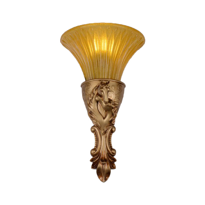 Skørter | White/Gold Engraved Wall Lamp Colonization Metal 1 Lamp Wall Lighting Fixture with Tapered Amber Glass Shade