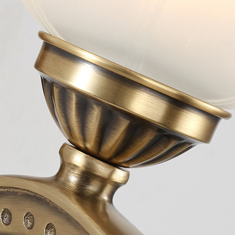 Skørter | 1/2 Bulbs Trumpet Wall Light Tradition Opal Glass Wall Lighting with Curved Arm in Brass