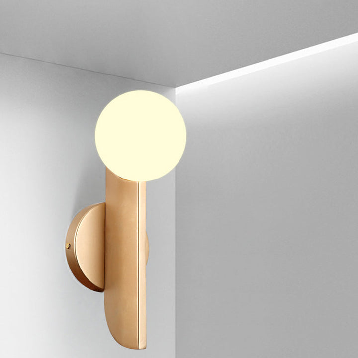 Skørter | Simple Ball Shape Wall Lamp Matte White Glass 1 Light Gold Wall Mount Light
