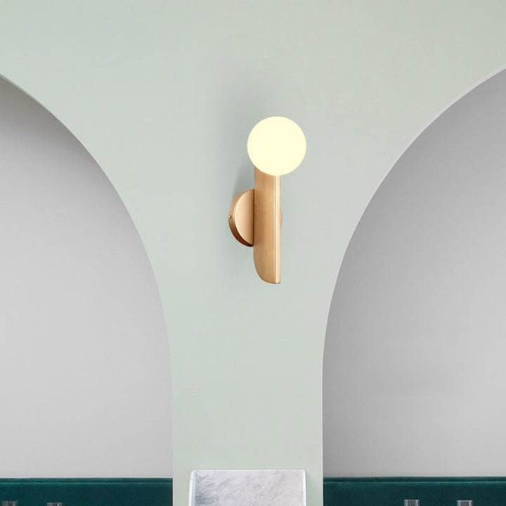 Skørter | Simple Ball Shape Wall Lamp Matte White Glass 1 Light Gold Wall Mount Light