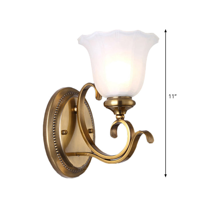 Skørter | 1 Head Opal Glass Wall Lighting Traditional Style Gold Finish Petal Shade Hallway Wall Light Fixture