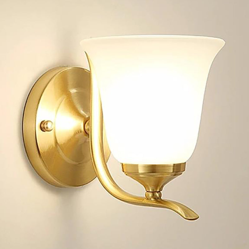 Skørter | Frosted Glass Bell Wall Mount Lighting Vintage Style 1 Light Living Room Wall Lamp in Gold