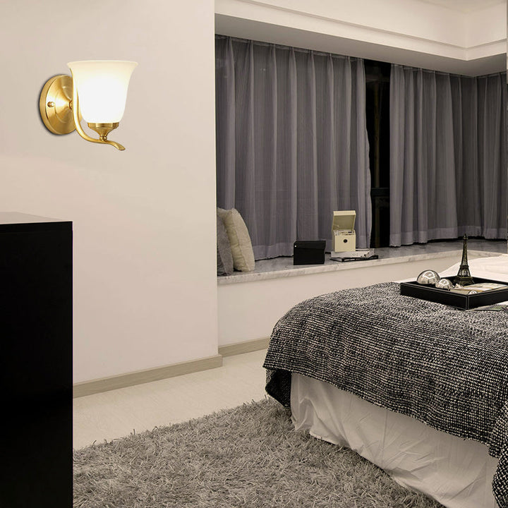 Skørter | Frosted Glass Bell Wall Mount Lighting Vintage Style 1 Light Living Room Wall Lamp in Gold