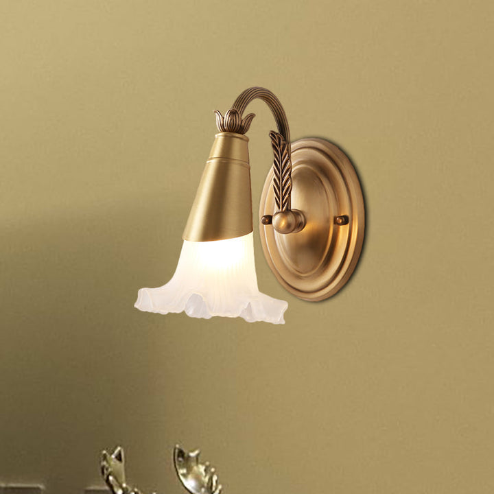 Skørter | Traditional Style Flower Wall Light 1/2-Light Frosted Glass Candle Holder in Gold for Bathroom
